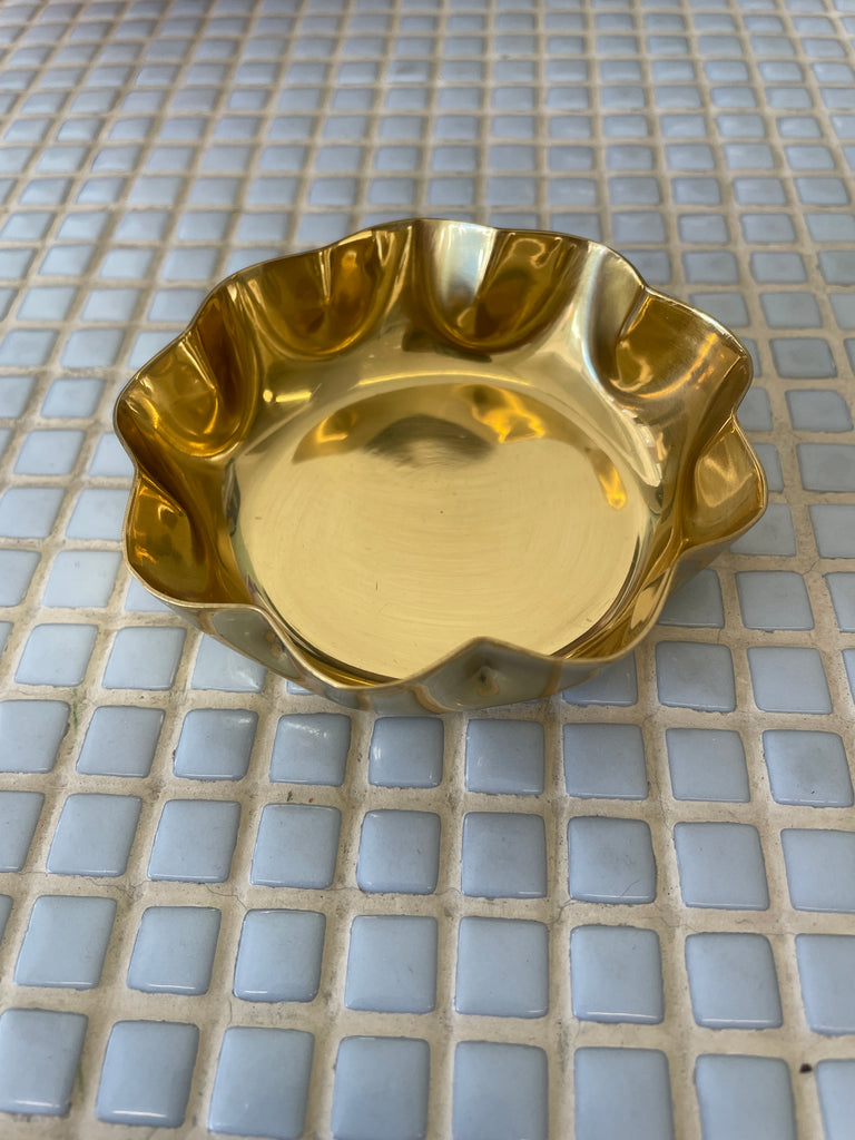 Small brass fluted bowl