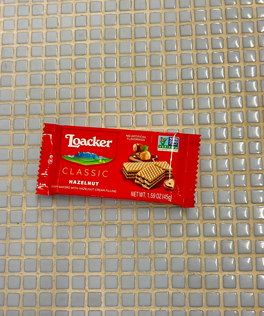 loacker hazelnut wafer