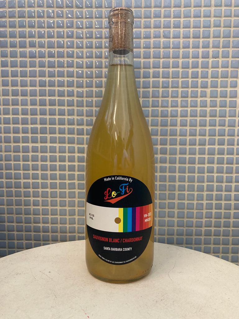 lo-fi sauvignon blanc/chardonnay orange blend wine 2022