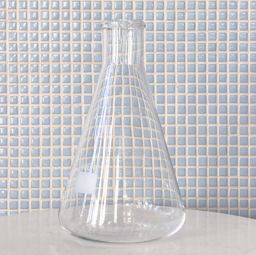 glass beaker decanter