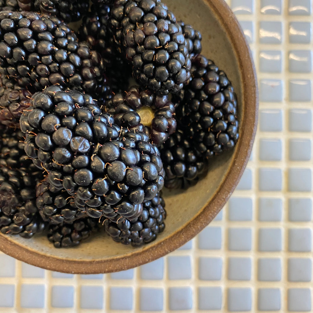 farmers market blackberries
