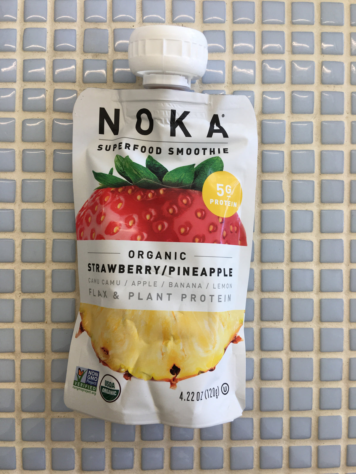 noka superfood smoothie strawberry and pineapple | SIP SNACK